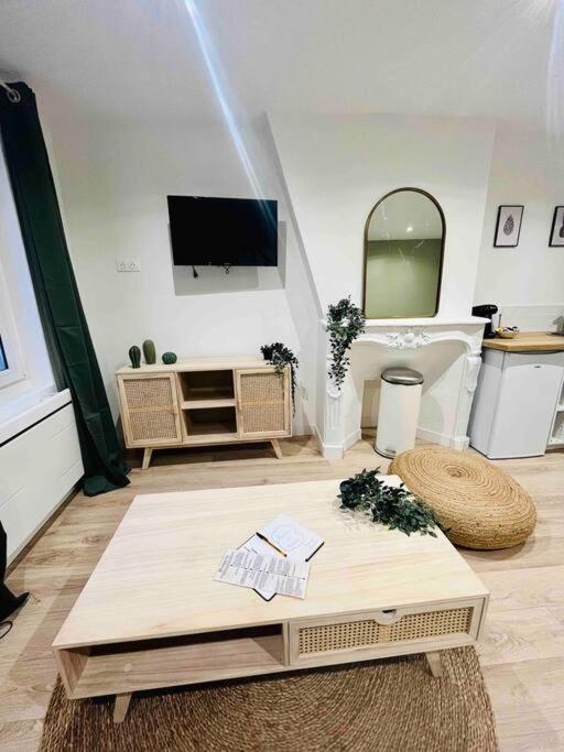 Ferienwohnung Les Orchidees Rouen Exterior foto